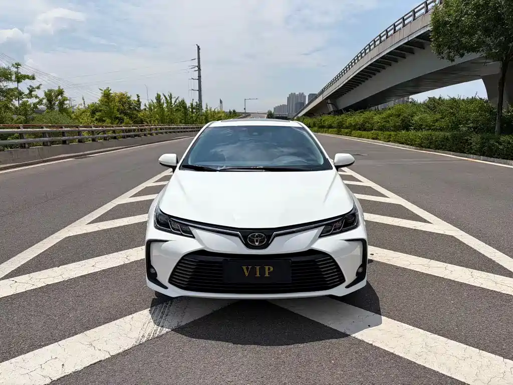 Toyota Corolla 2021 — фото 2