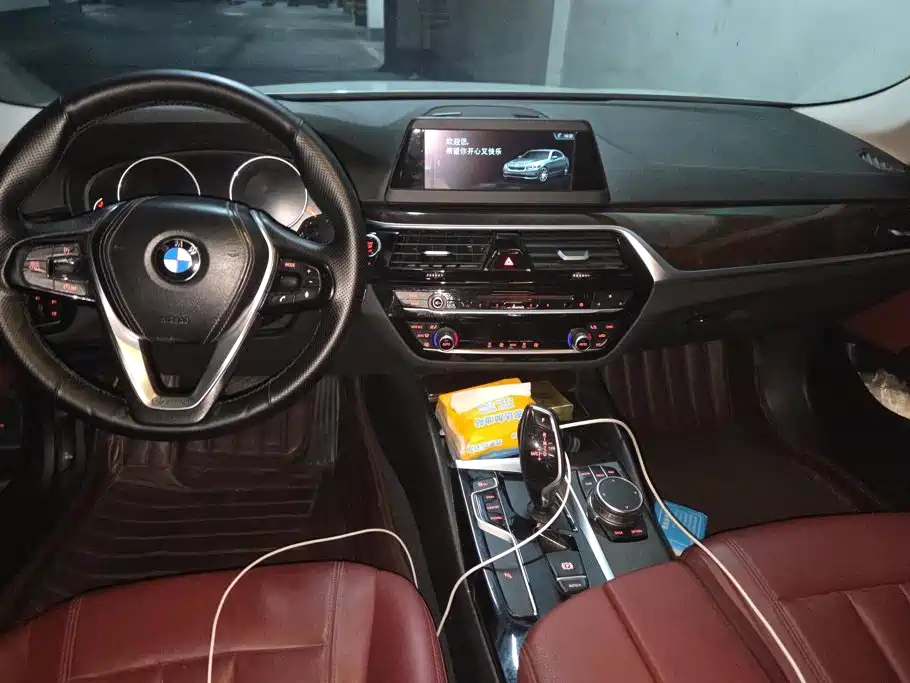 BMW 5 Series 2017 — фото 12