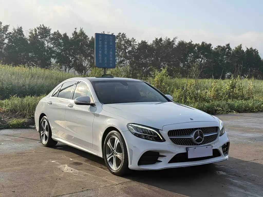 Mercedes-Benz C-Class 2019 — фото 21