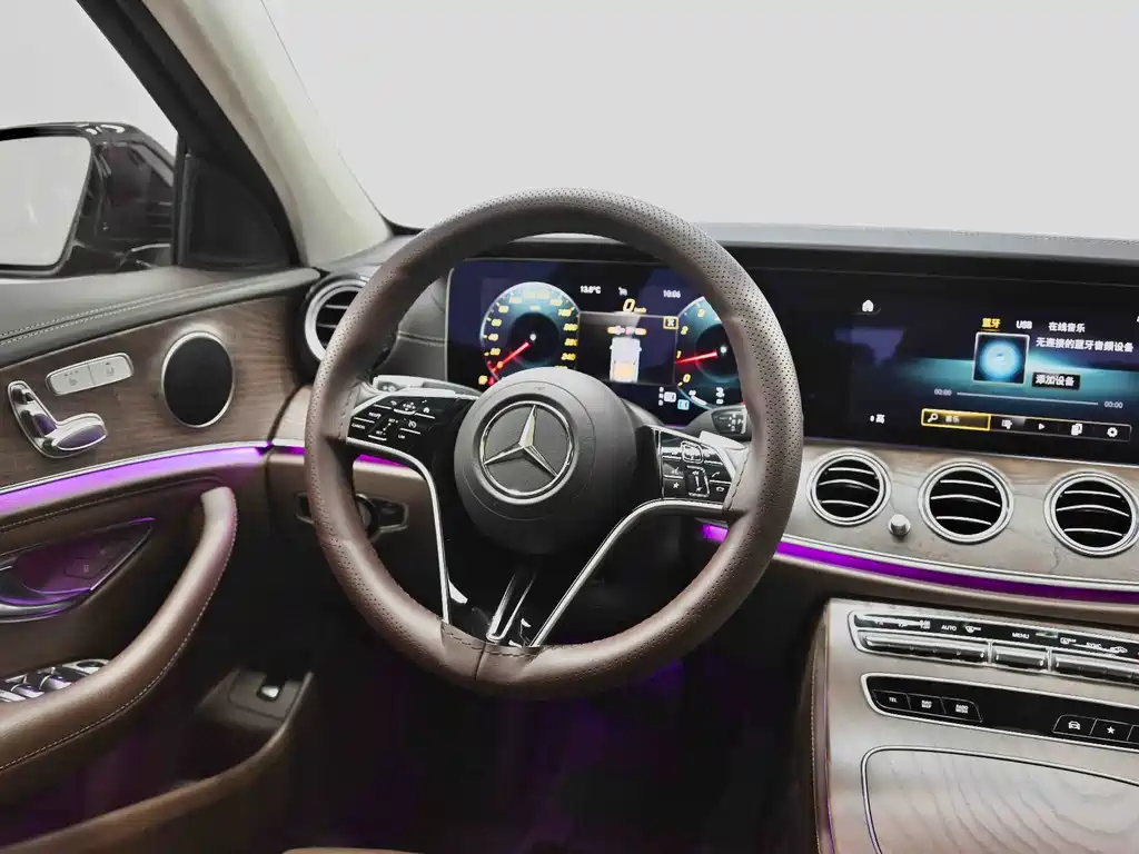 Mercedes-Benz E-Class 2022 — фото 20