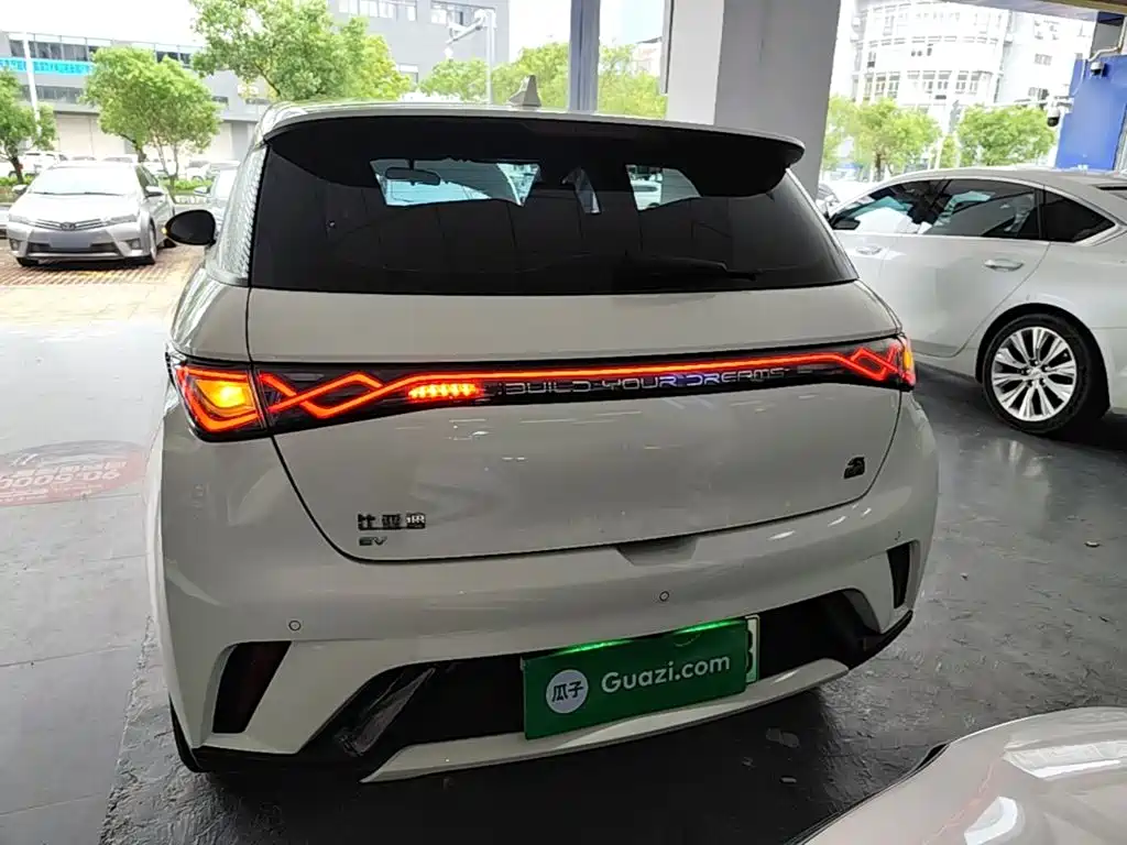 BYD Dolphin 2023