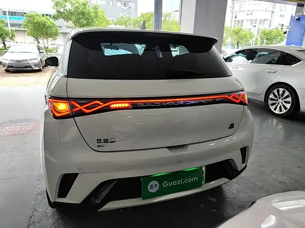 BYD Dolphin 2023