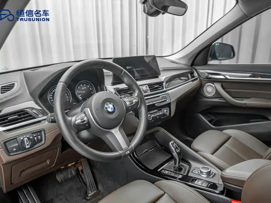 BMW X1 2021 — фото 12