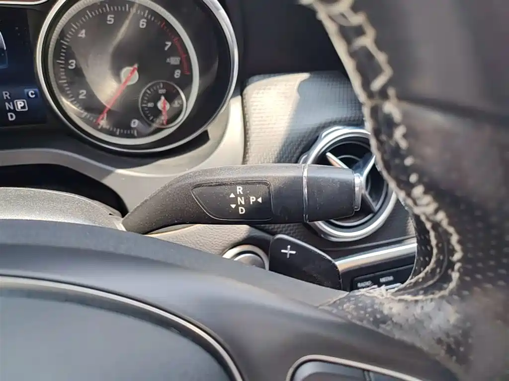 Mercedes-Benz GLA 2018 — фото 14
