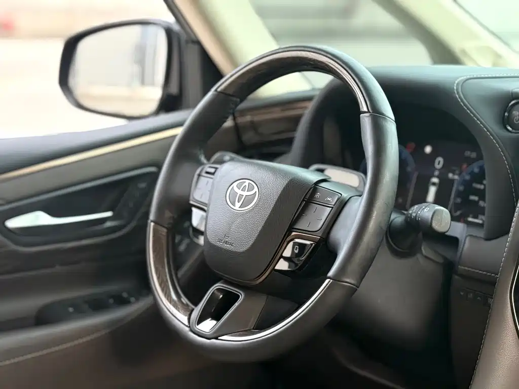 Toyota Alphard 2025 — фото 11