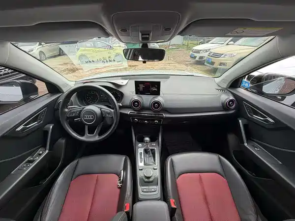Audi Q2L 2021