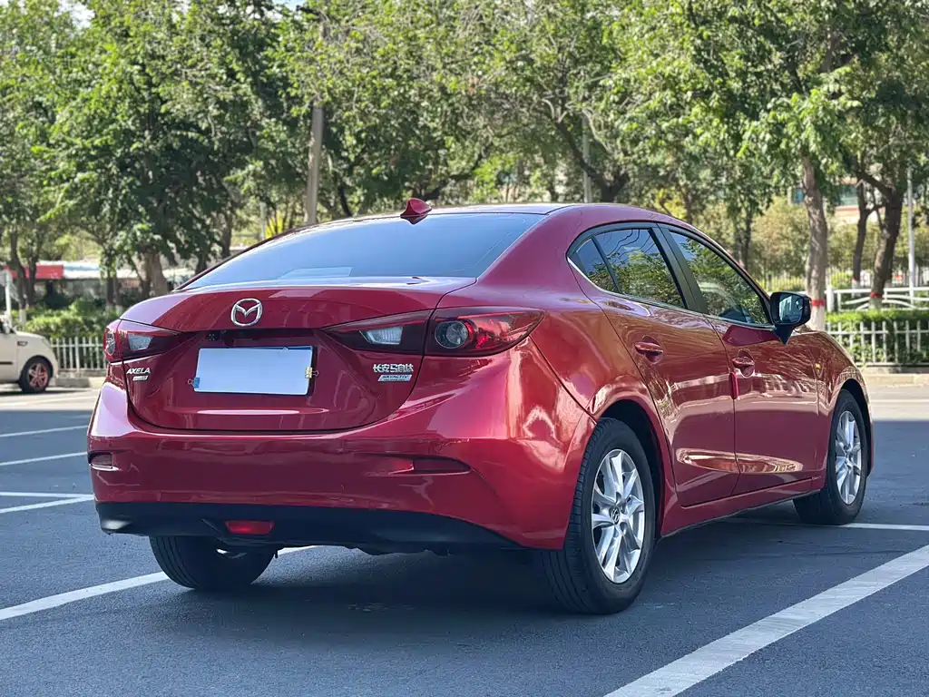 Mazda 3 Axela 2016 — фото 12