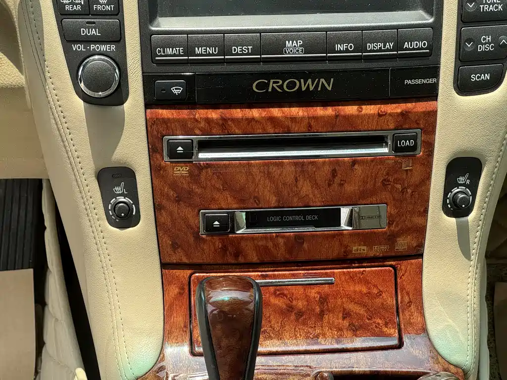 Toyota Crown 2005 — фото 36