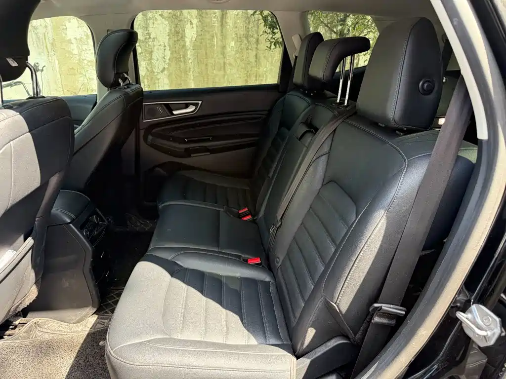 Ford Edge 2019 — фото 12