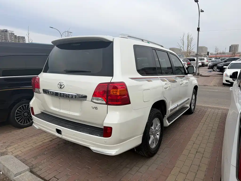 Toyota Land Cruiser 2015 — фото 6
