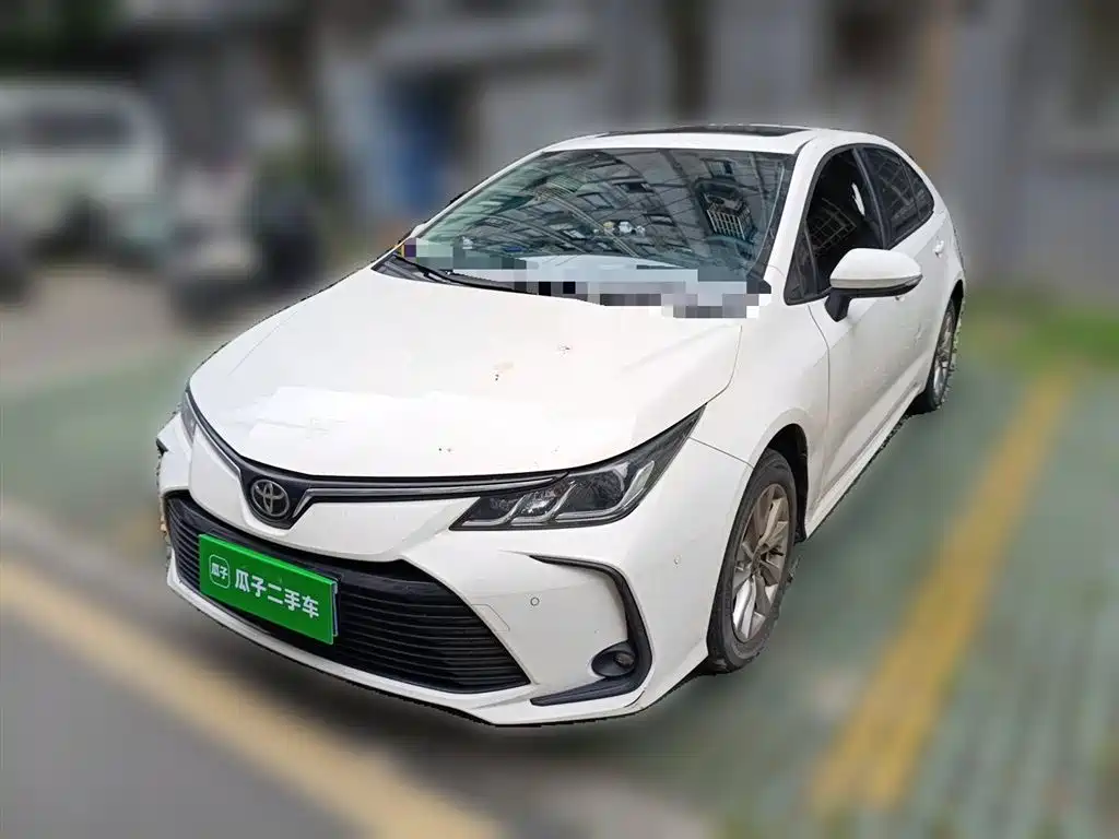 Toyota Corolla 2023 — фото 2