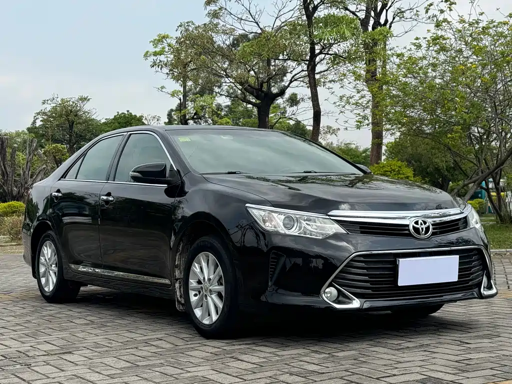 Toyota Camry 2017 — фото 3