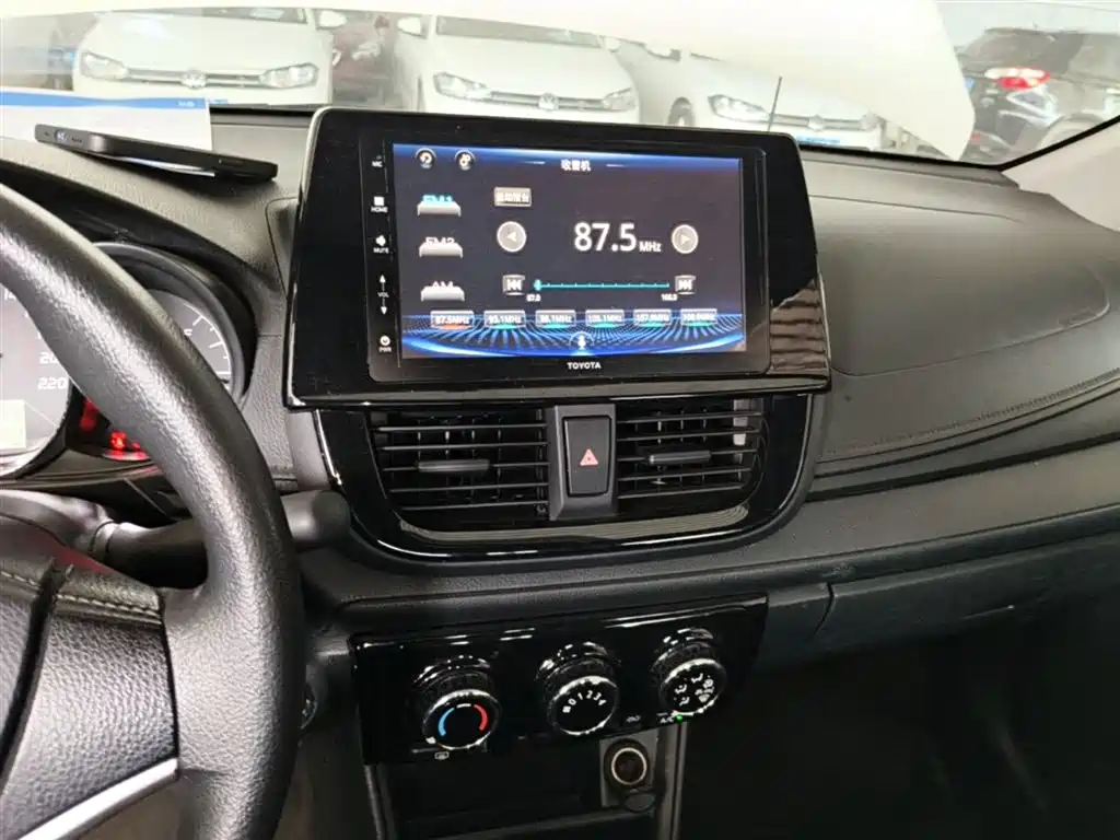 Toyota Vios 2023 — фото 13