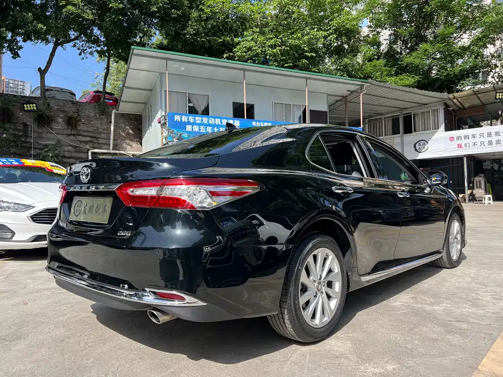 Toyota Camry 2024 — фото 25