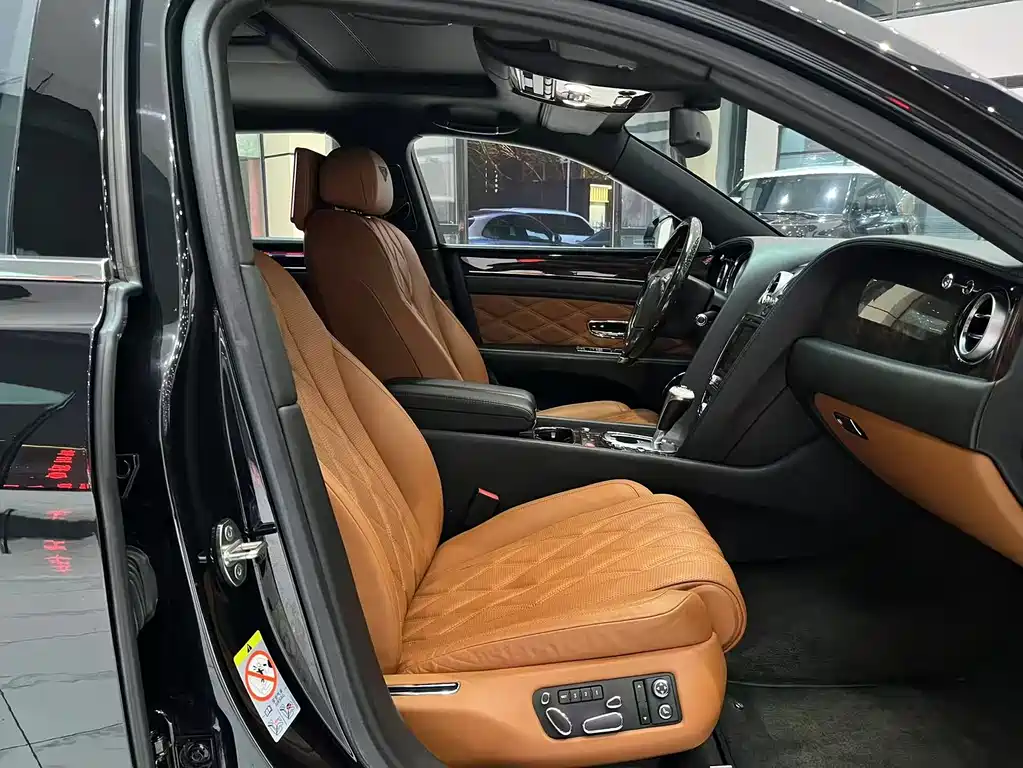 Bentley Flying Spur 2014 — фото 12