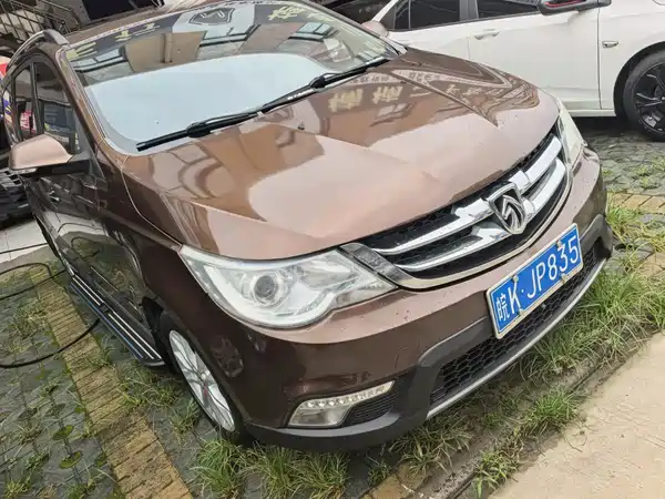 Baojun 730 2015