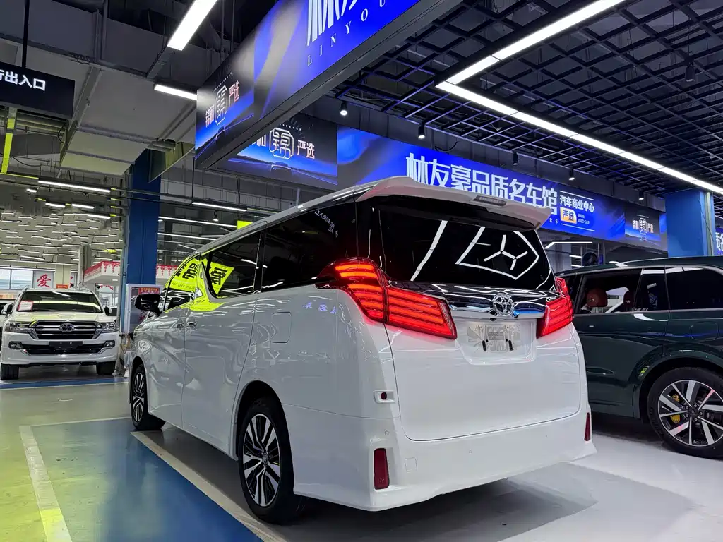 Toyota Alphard 2018 — фото 4