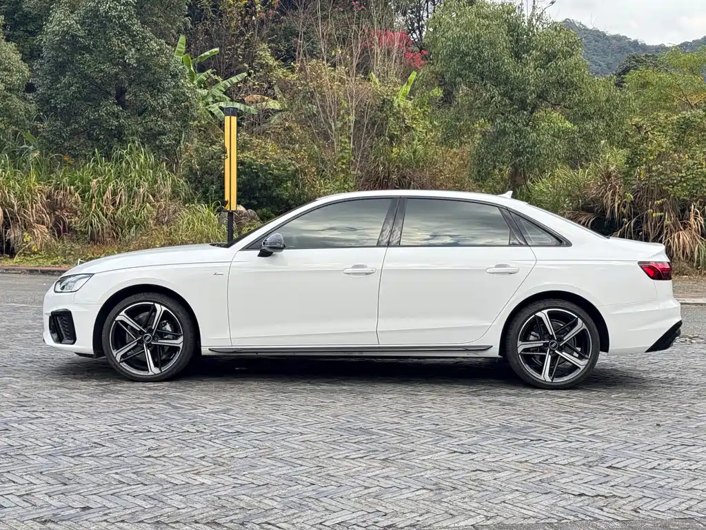 Audi A4L 2025 — фото 5