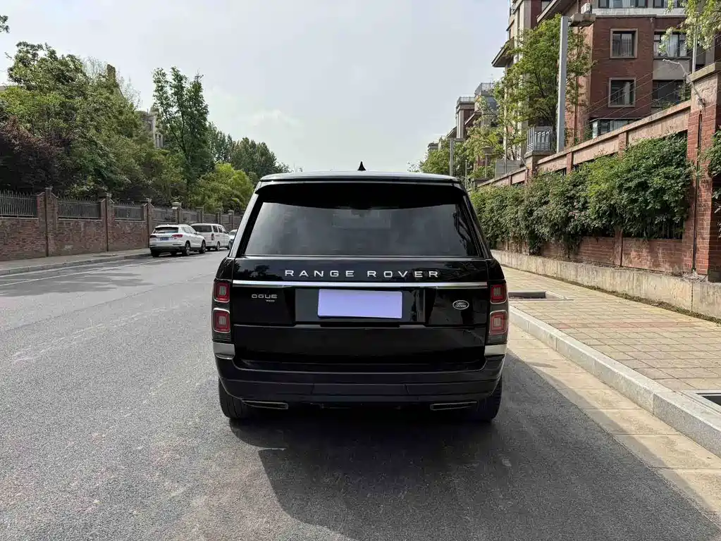 Land Rover Range Rover 2020 — фото 11