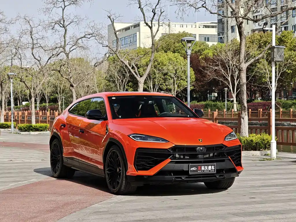 Lamborghini Urus SE 2026 — фото 3