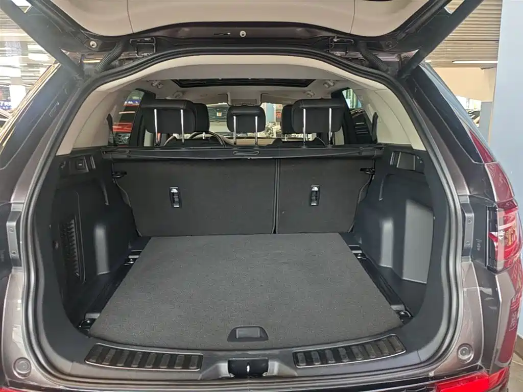 Land Rover Discovery Sport 2023 — фото 19
