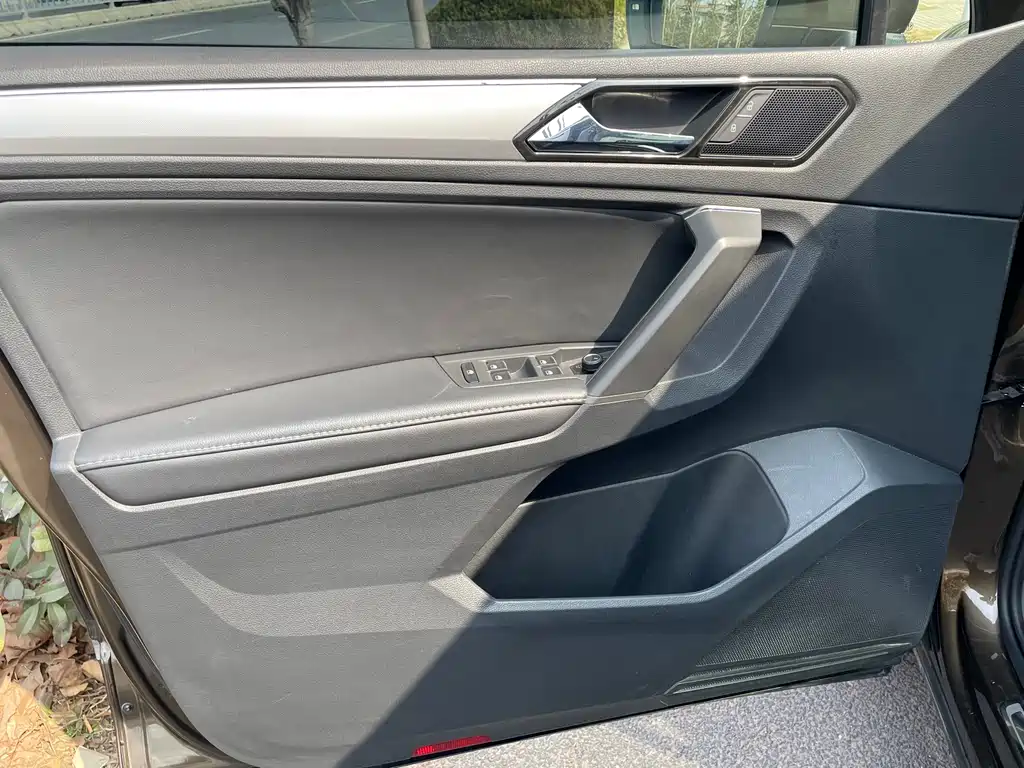 Volkswagen Tiguan L 2018 — фото 14