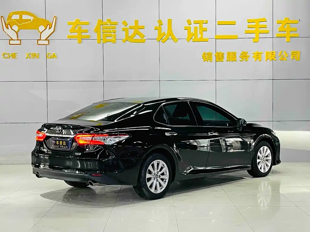Toyota Camry 2020 — фото 3