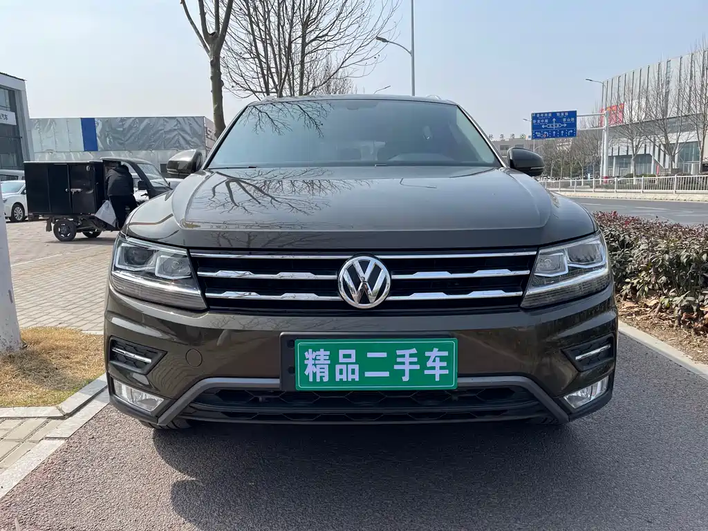 Volkswagen Tiguan L 2018 — фото 2