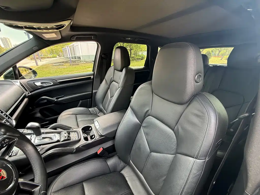 Porsche Cayenne 2015 — фото 17