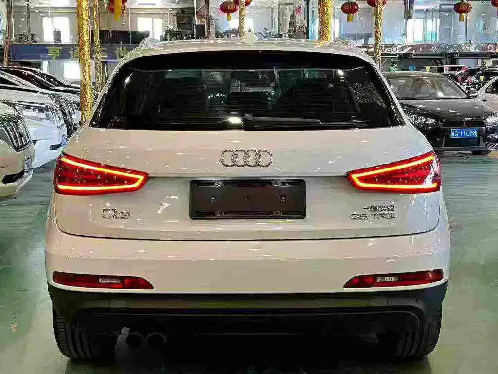 Audi Q3 2015 — фото 8