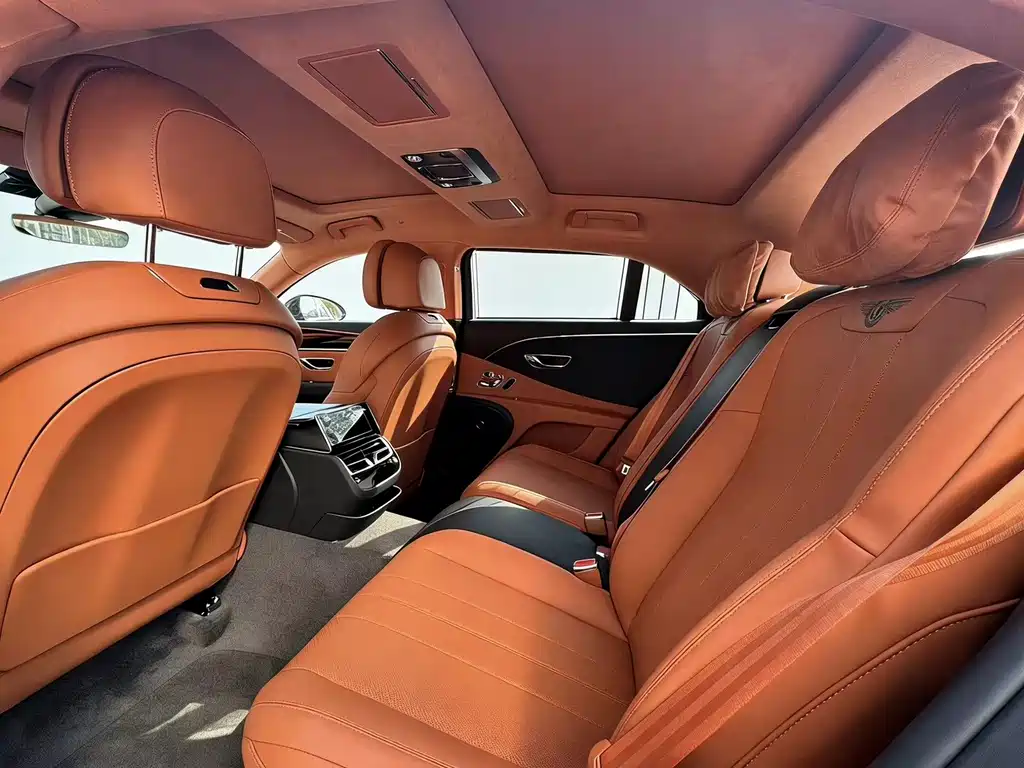 Bentley Flying Spur — фото 3