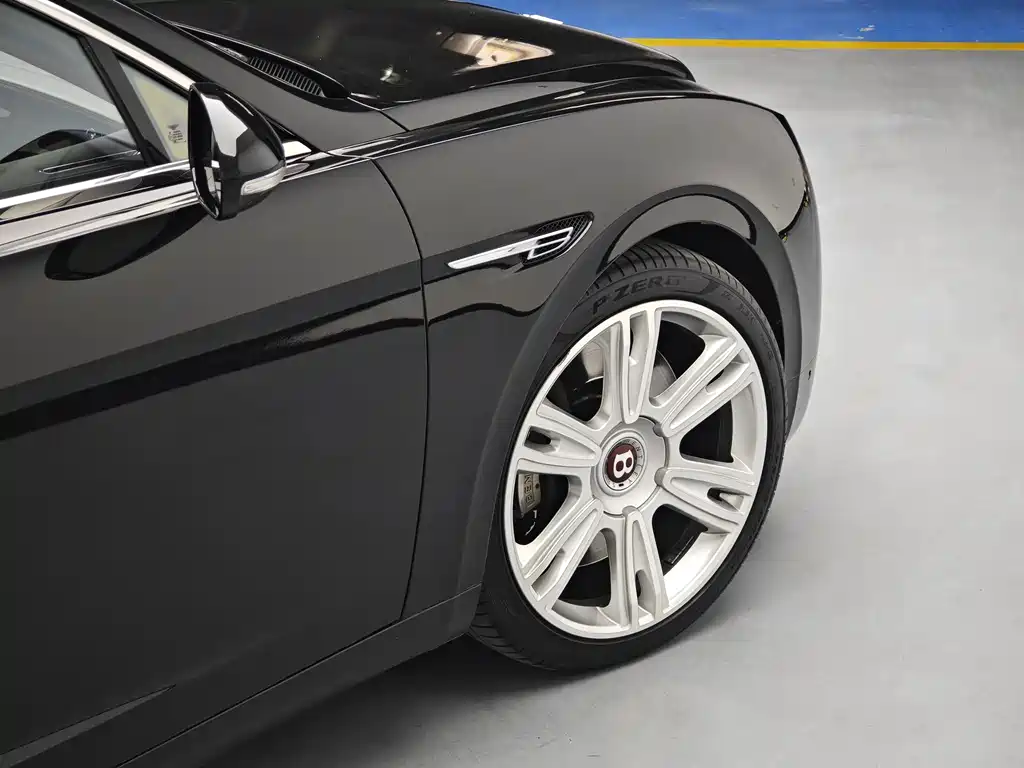 Bentley Flying Spur 2015 — фото 8