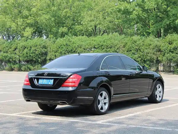 Mercedes-Benz S-Class 2010