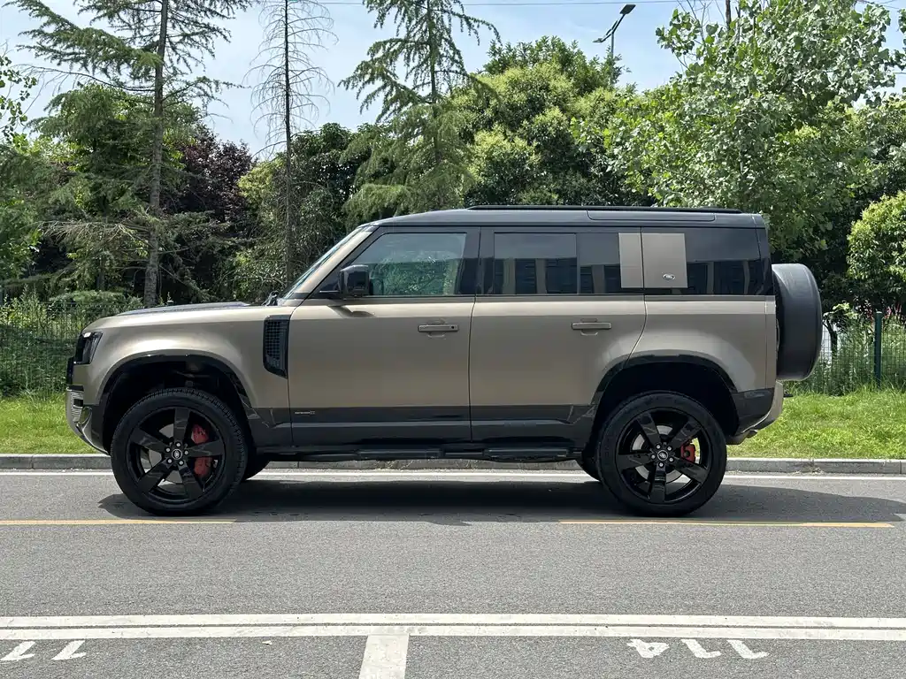 Land Rover Defender 2022 — фото 7