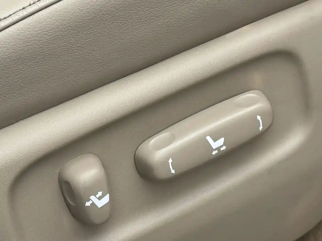 Toyota Land Cruiser 2011 — фото 24