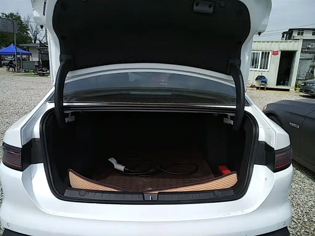BYD Seal 05 DM-i 2025 — фото 19