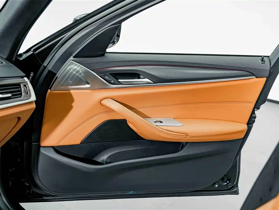 BMW 5 Series 2023 — фото 13