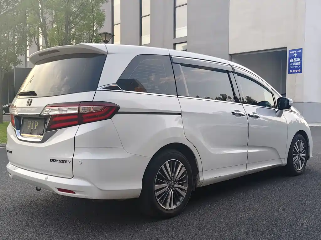 Honda Odyssey 2019 — фото 6