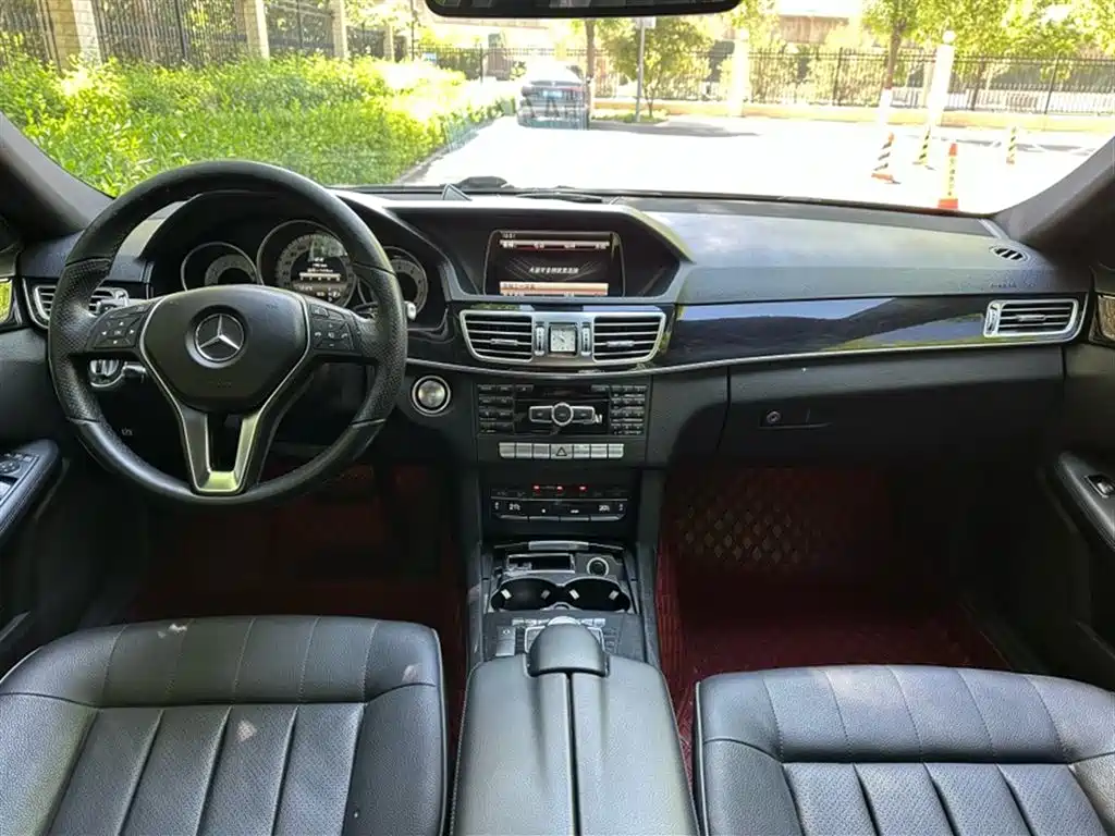 Mercedes-Benz E-Class 2015 — фото 13