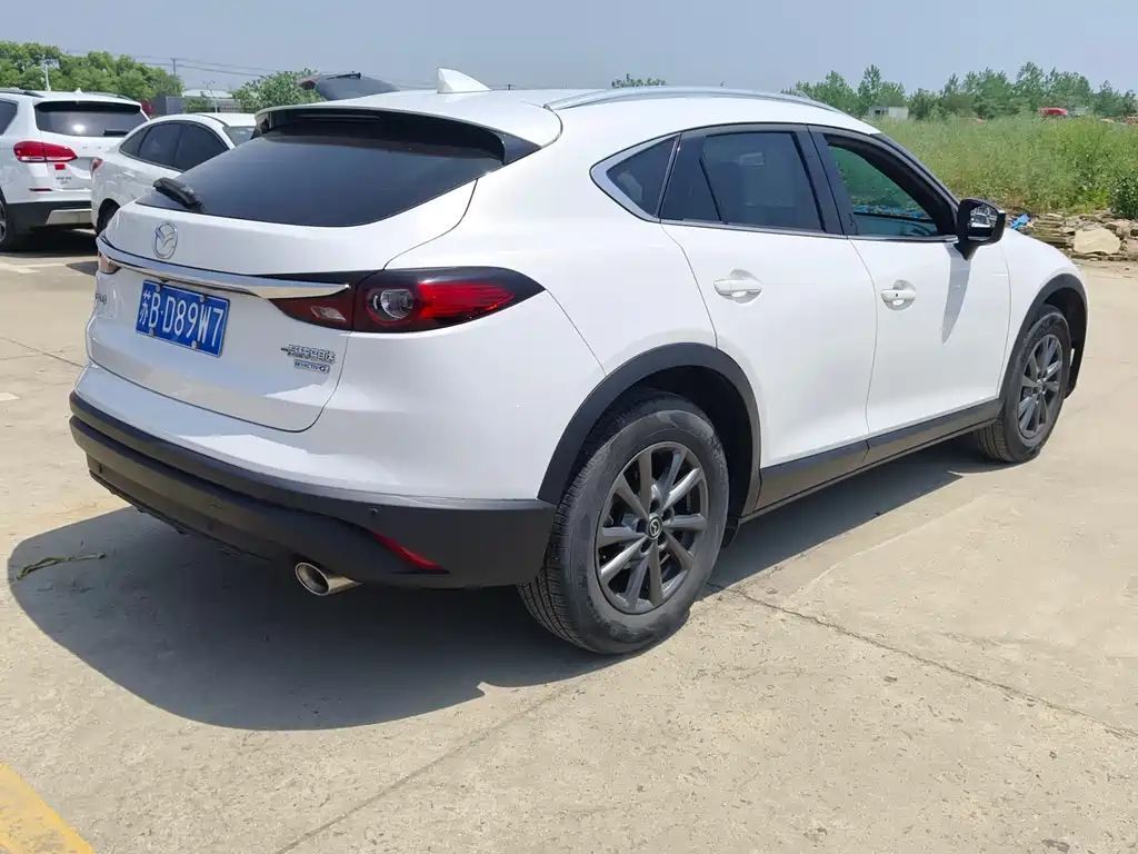 Mazda CX-4 2022 — фото 8