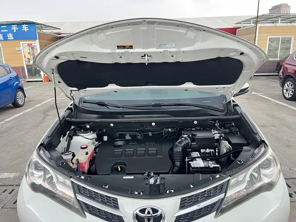 Toyota RAV4 2016 — фото 24