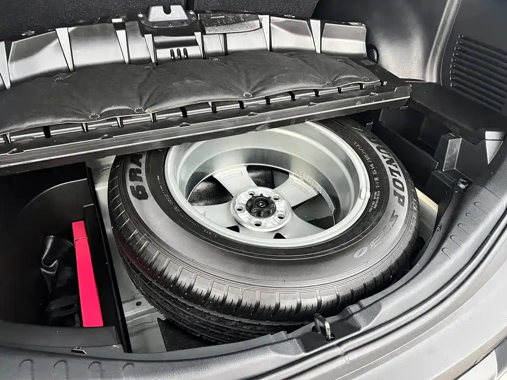 Toyota RAV4 2016 — фото 23