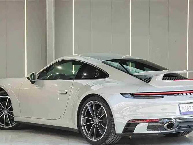 Porsche 911 2020 — фото 7