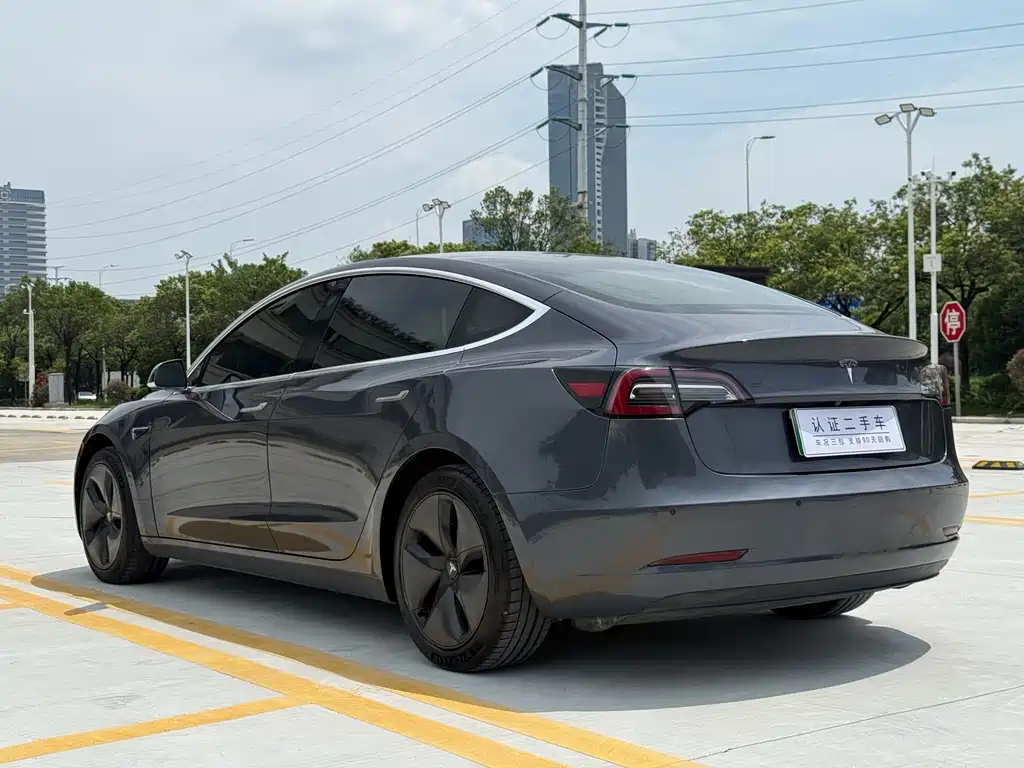 Tesla Model 3 2019 — фото 15