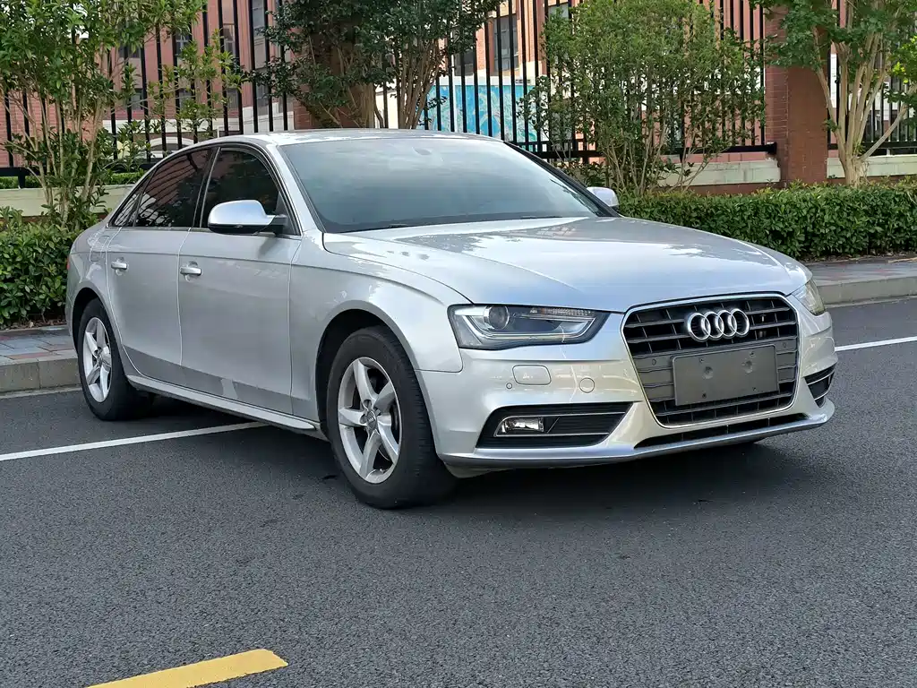 Audi A4L 2014