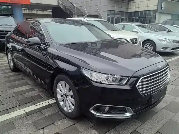 Ford Taurus 2016