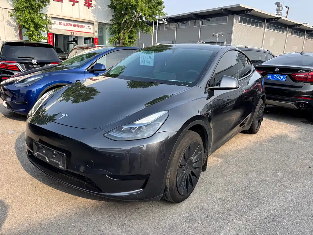 Tesla Model Y 2024 — фото 1