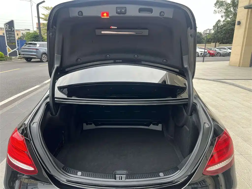 Mercedes-Benz E-Class 2020 — фото 15