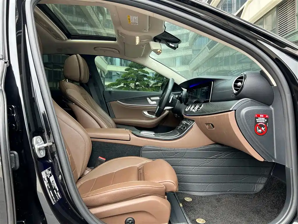 Mercedes-Benz E-Class 2020 — фото 25