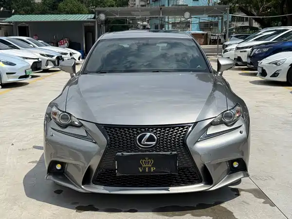 Lexus IS 2017